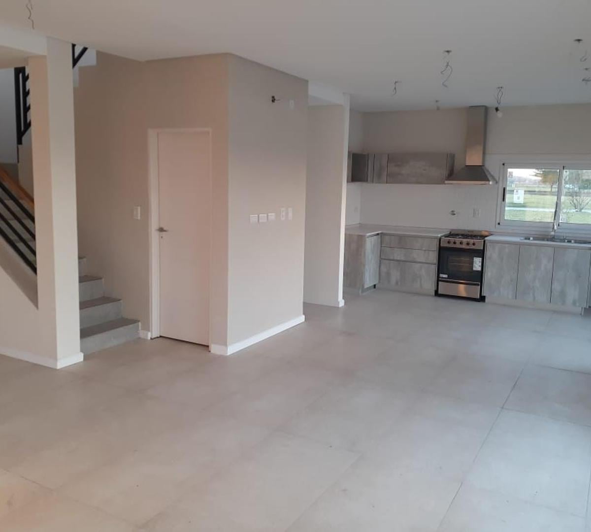 Venta casa en Canning 5 ambientes
