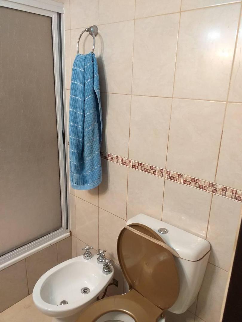 Foto de V enta Casa 6 ambientes, Villa Centenario Banfield, imagen 2