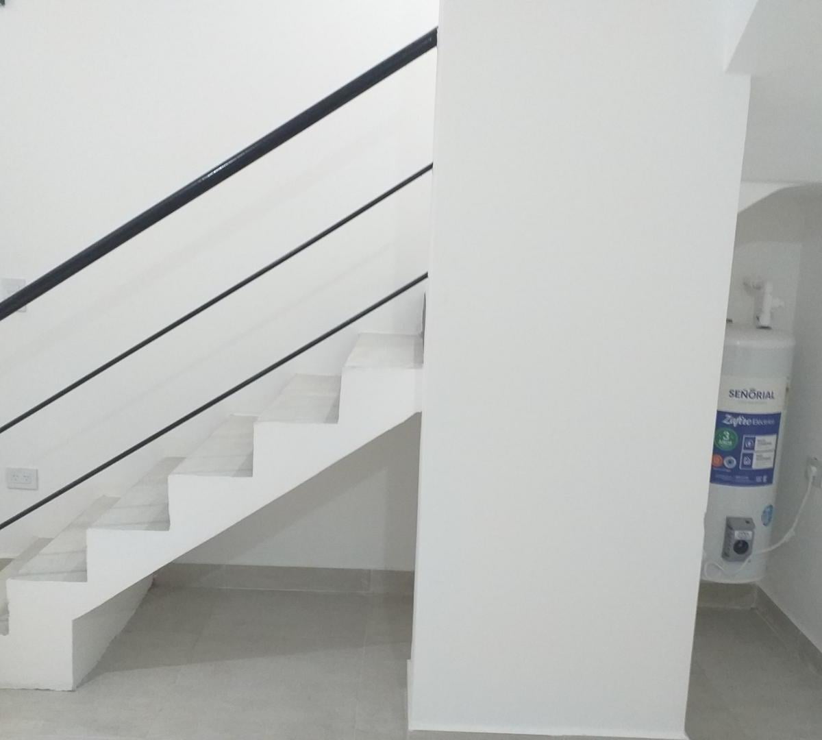 Foto de Departamento 2 ambientes con cochera Lanus Este, imagen 2