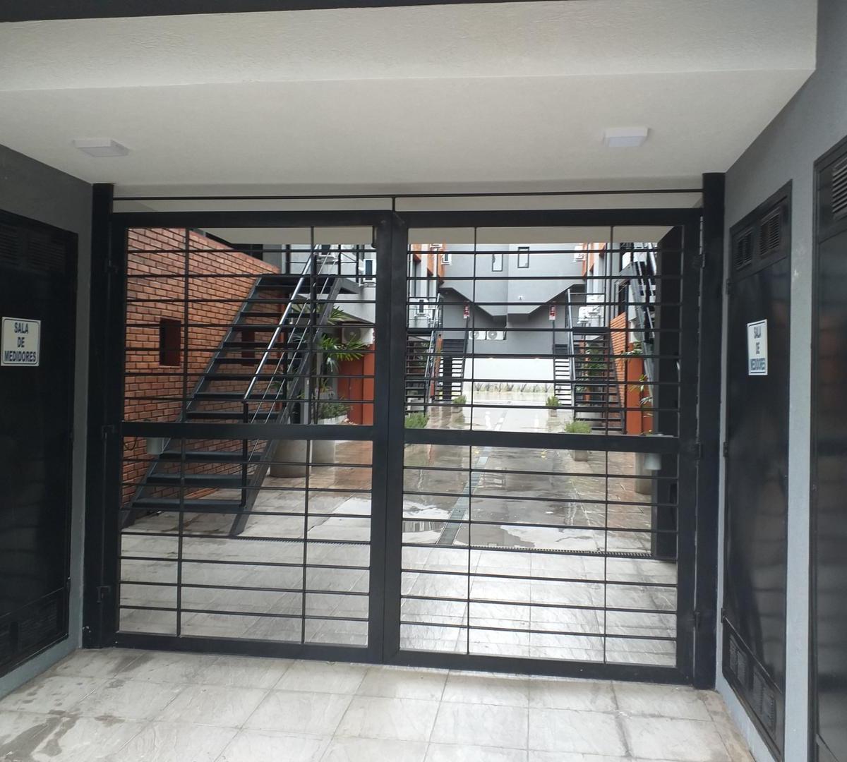 Foto de Departamento 2 ambientes con cochera Lanus Este, imagen 5