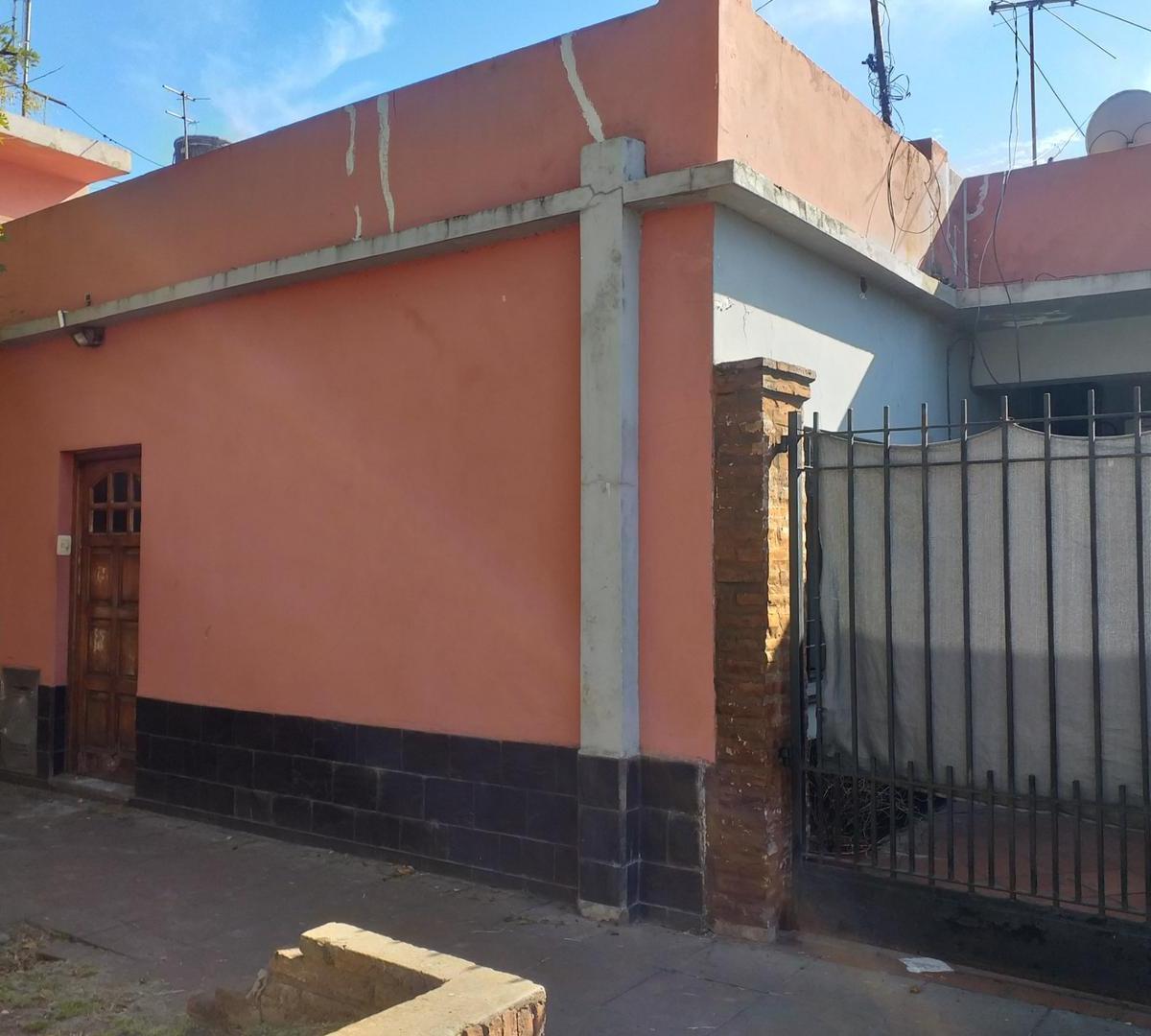 VENTA Casa 4 ambientes, Lanus Este