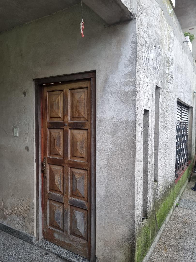 Venta Casa 4 ambientes, Banfield.
