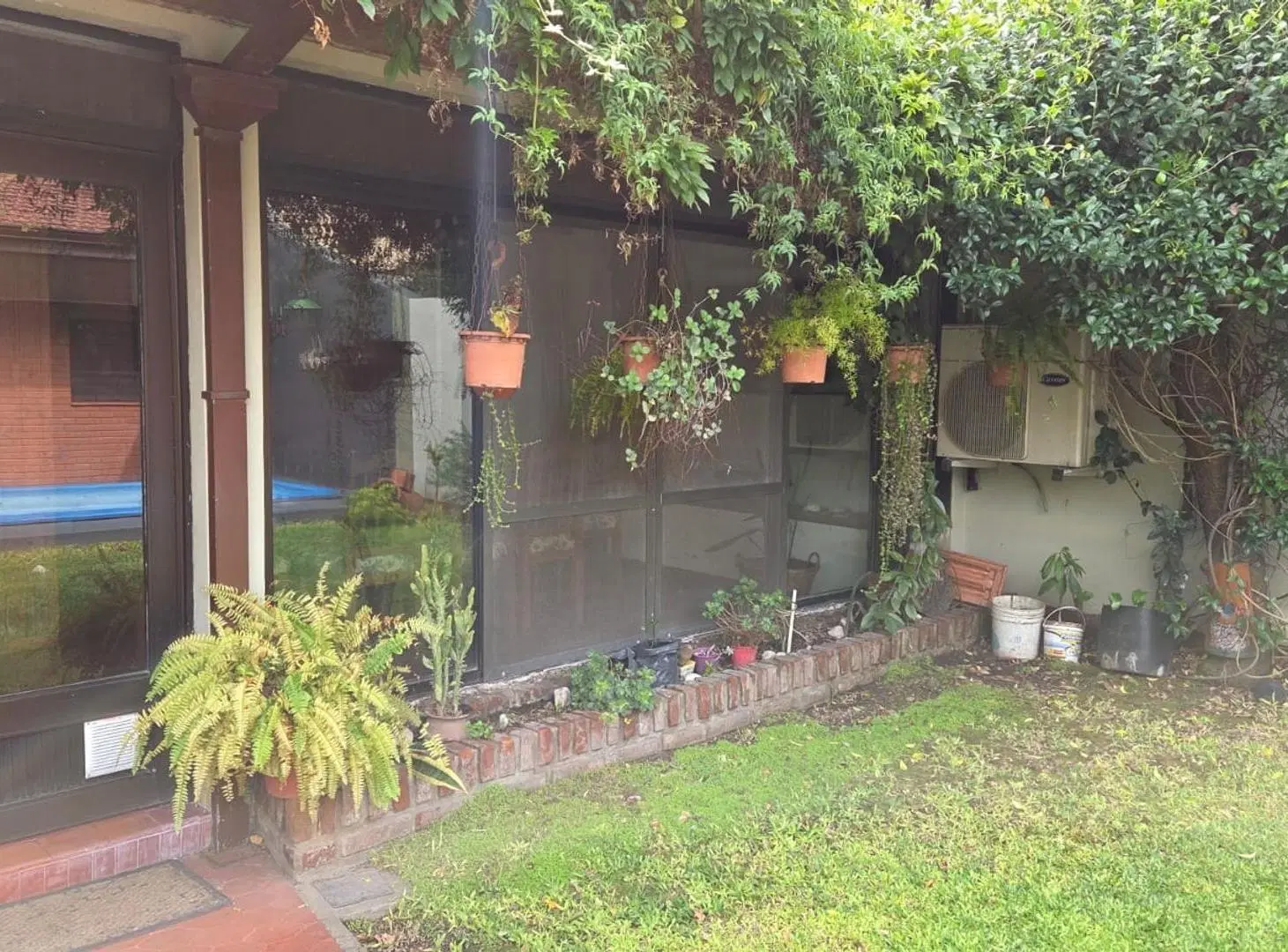 Venta casa 9 ambientes Temperley 8