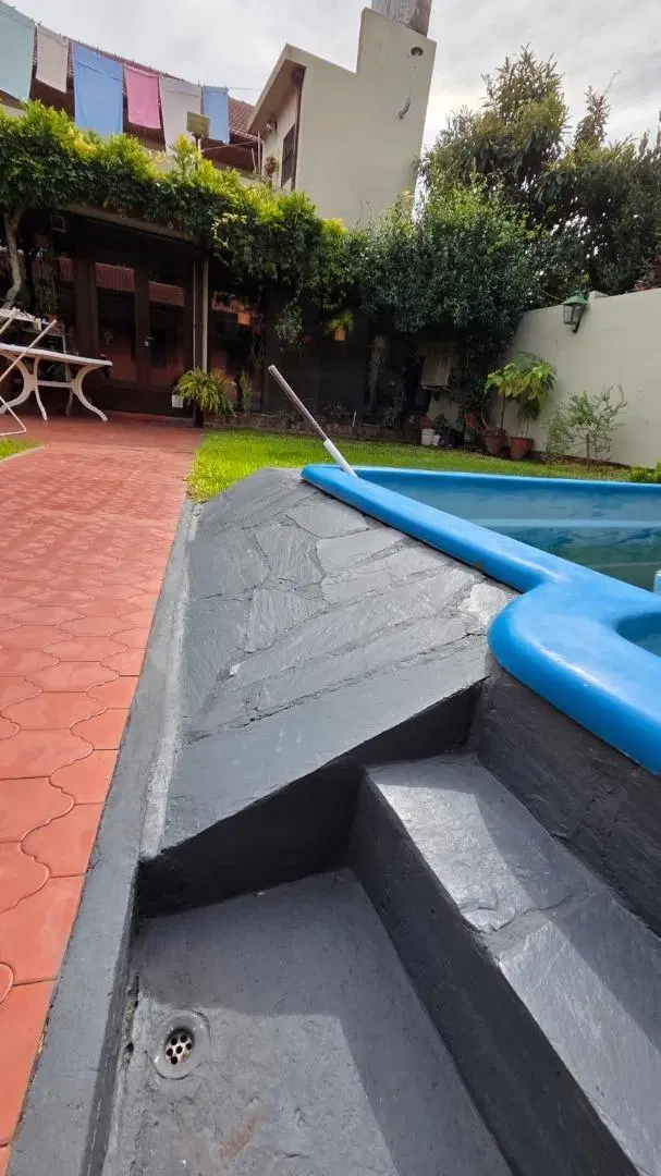 Venta casa 9 ambientes Temperley 3