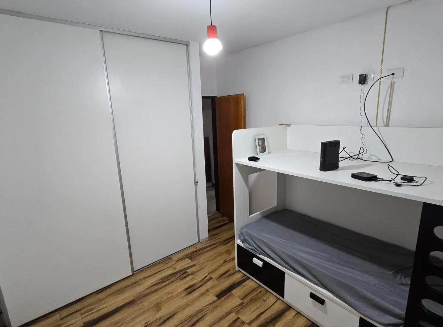 CASA 3 AMBIENTES CON TERRAZA Y PARRILLA PROPIA AL AIRE LIBRE 2