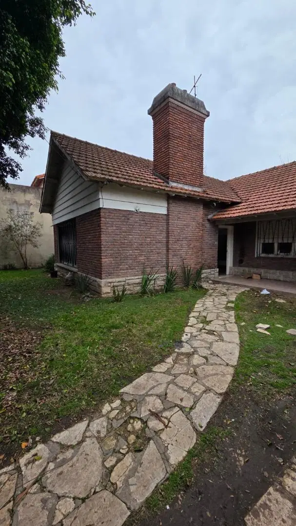 Venta Chalet 7 Ambientes Adrogue. 2