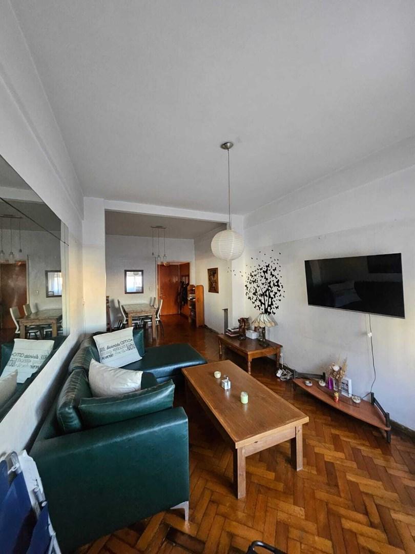 Departamento de 82 m² con 2 dormitorios balcón al frente en venta en Caballito