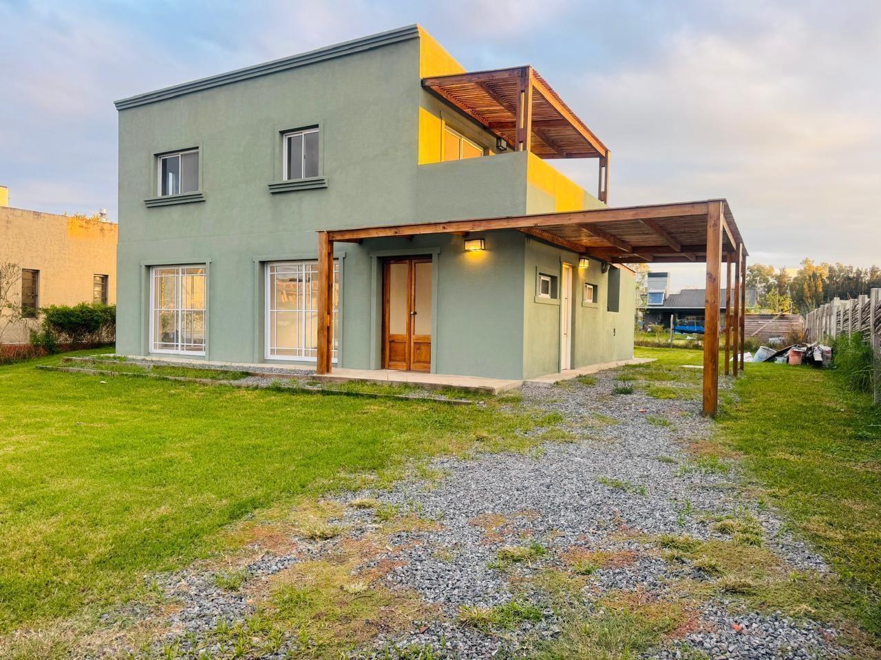 CASA EN VENTA IMPECABLE 4 AMB  APTA CRÉDITO ING. MASCHWITZ