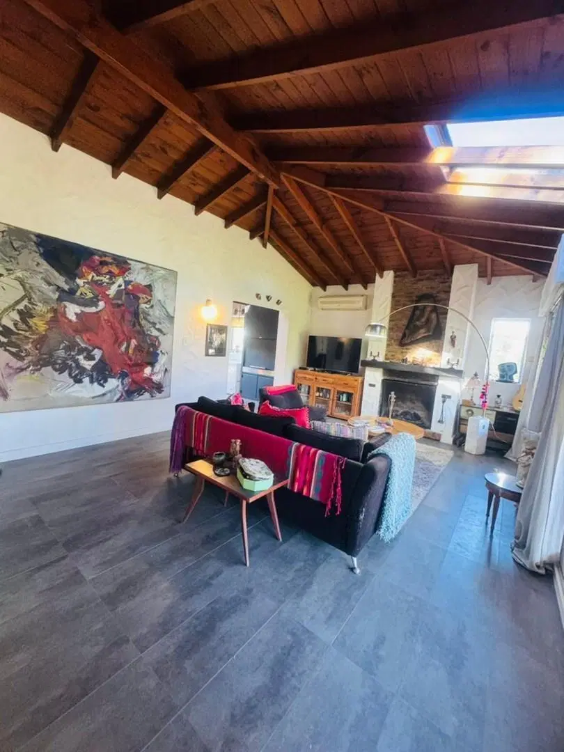 CASA EN ALQUILER ANUAL – CLUB DE CAMPO LOS HORNEROS 5 amb 3