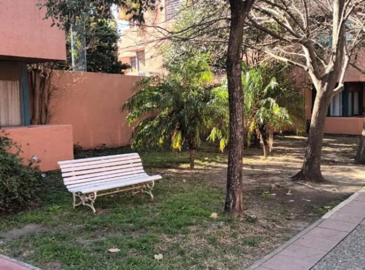 ¡Excelente departamento con patio en Barrio Jardin! - Venta 3