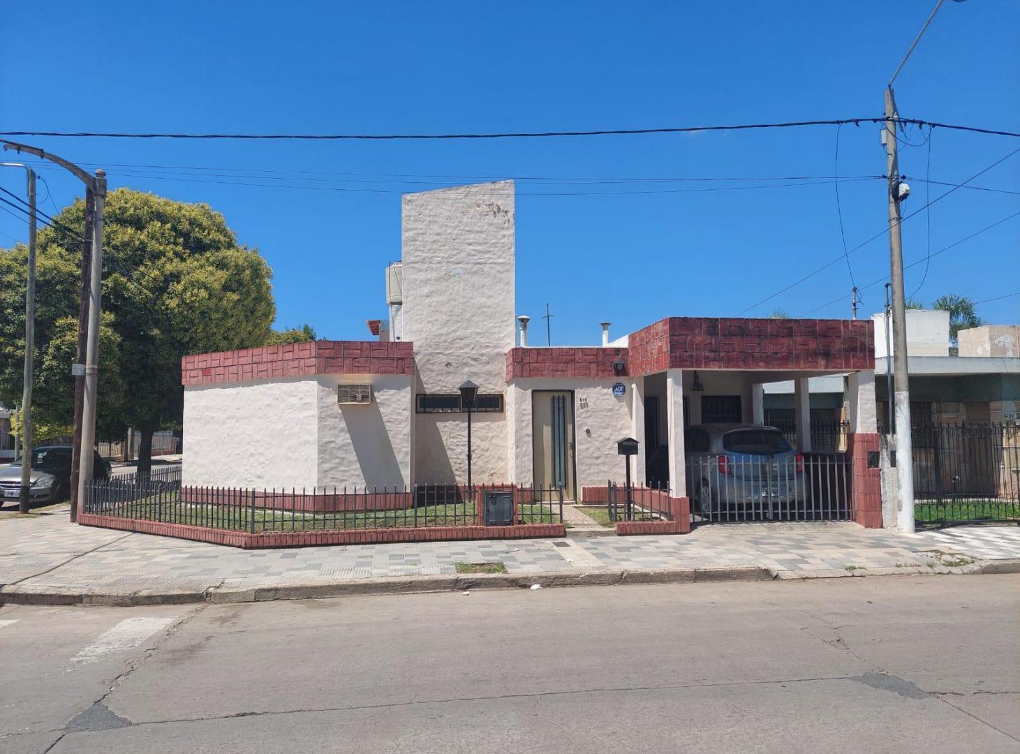 Casa en Jorge Newbery - ¡Apto Crédito! - Venta