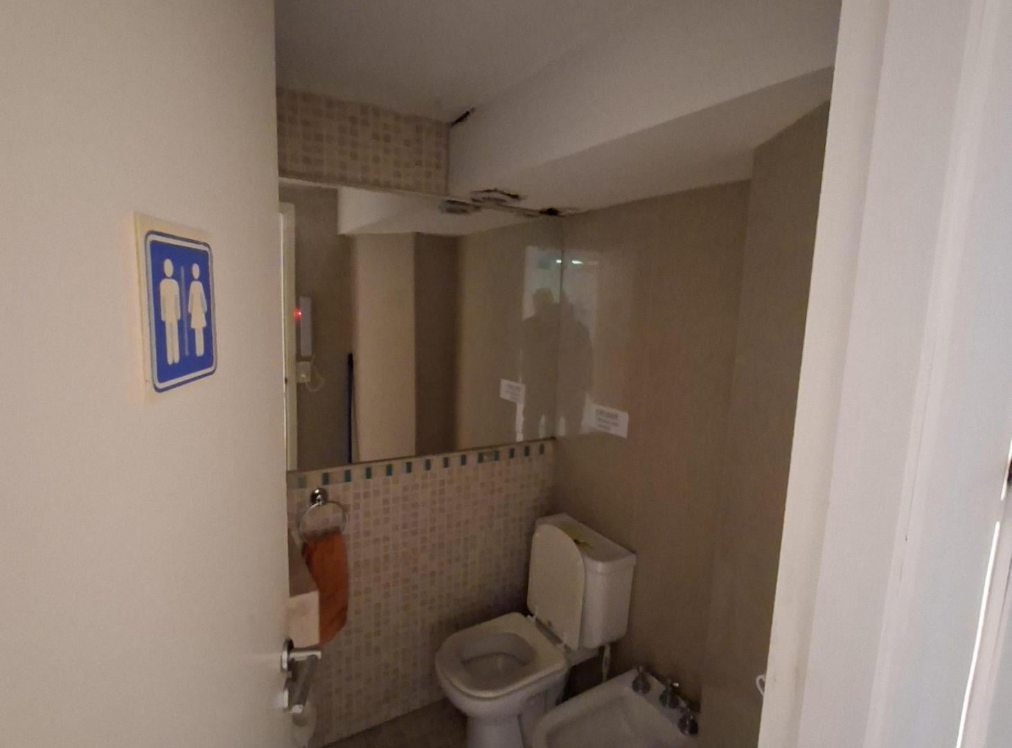 Foto de Excelente oficina de categoría , con mobiliario y aires acondicionados, imagen 2