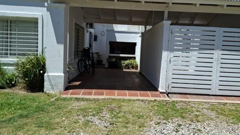 Foto de Duplex Housing de 3 Dormitorios en Argüello - Alquiler, imagen 1
