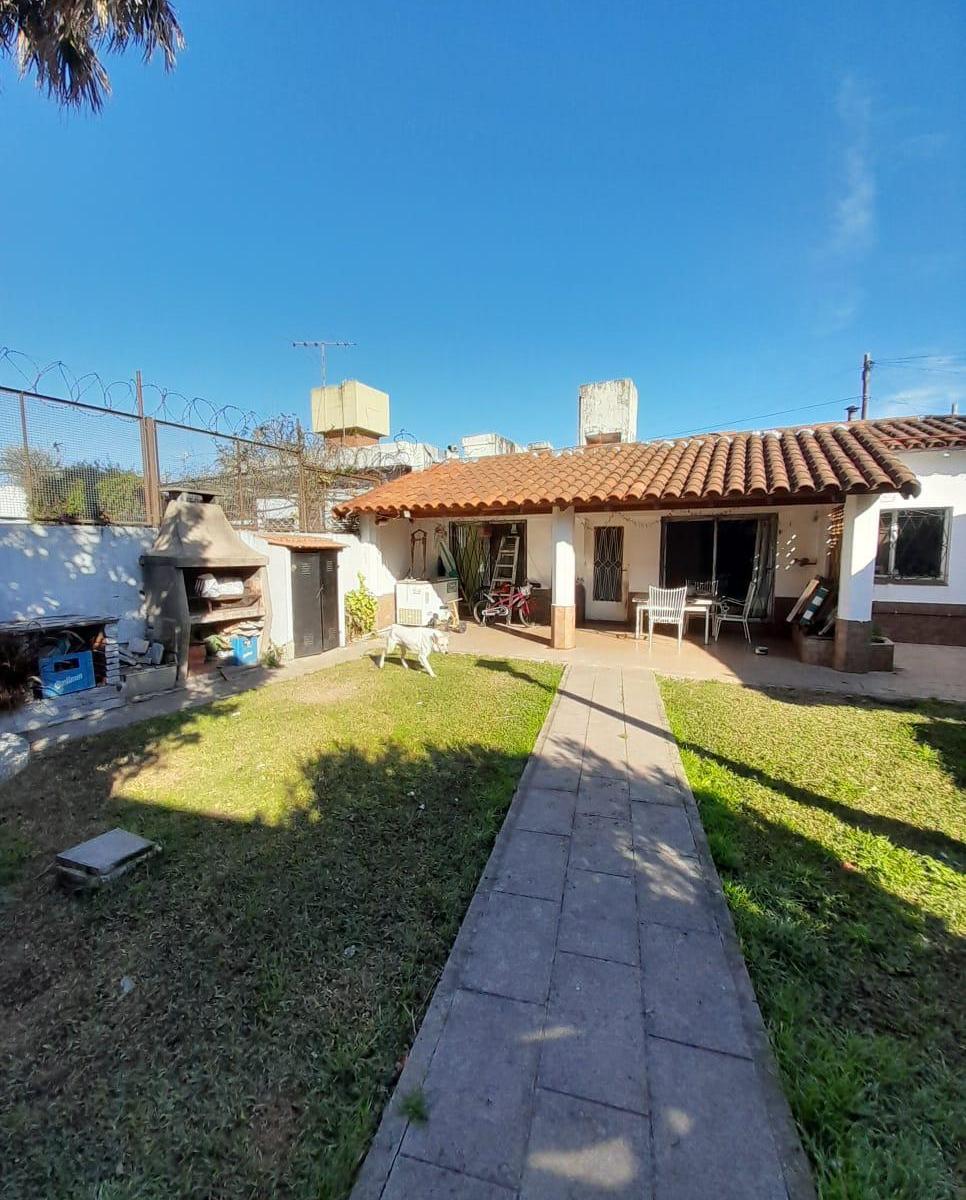 VENTA CASA EN BURZACO MUY BUENA UBICACION