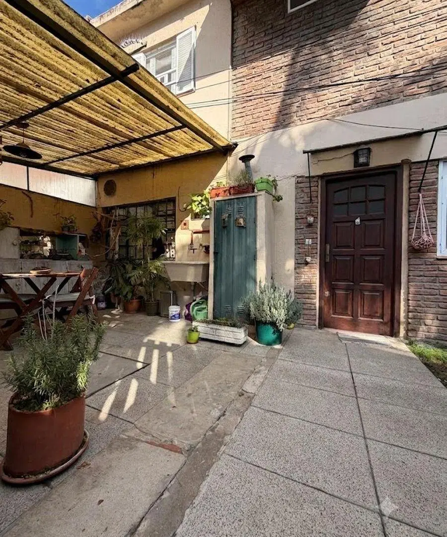 VENTA-EXCELENTE Y LUMINOSO-PH EN ADROGUÉ 1