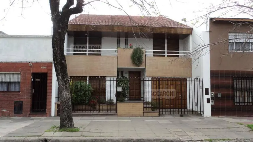 Casa 4 ambientes. | LAFERRERE, GREG. DE al 5500 2
