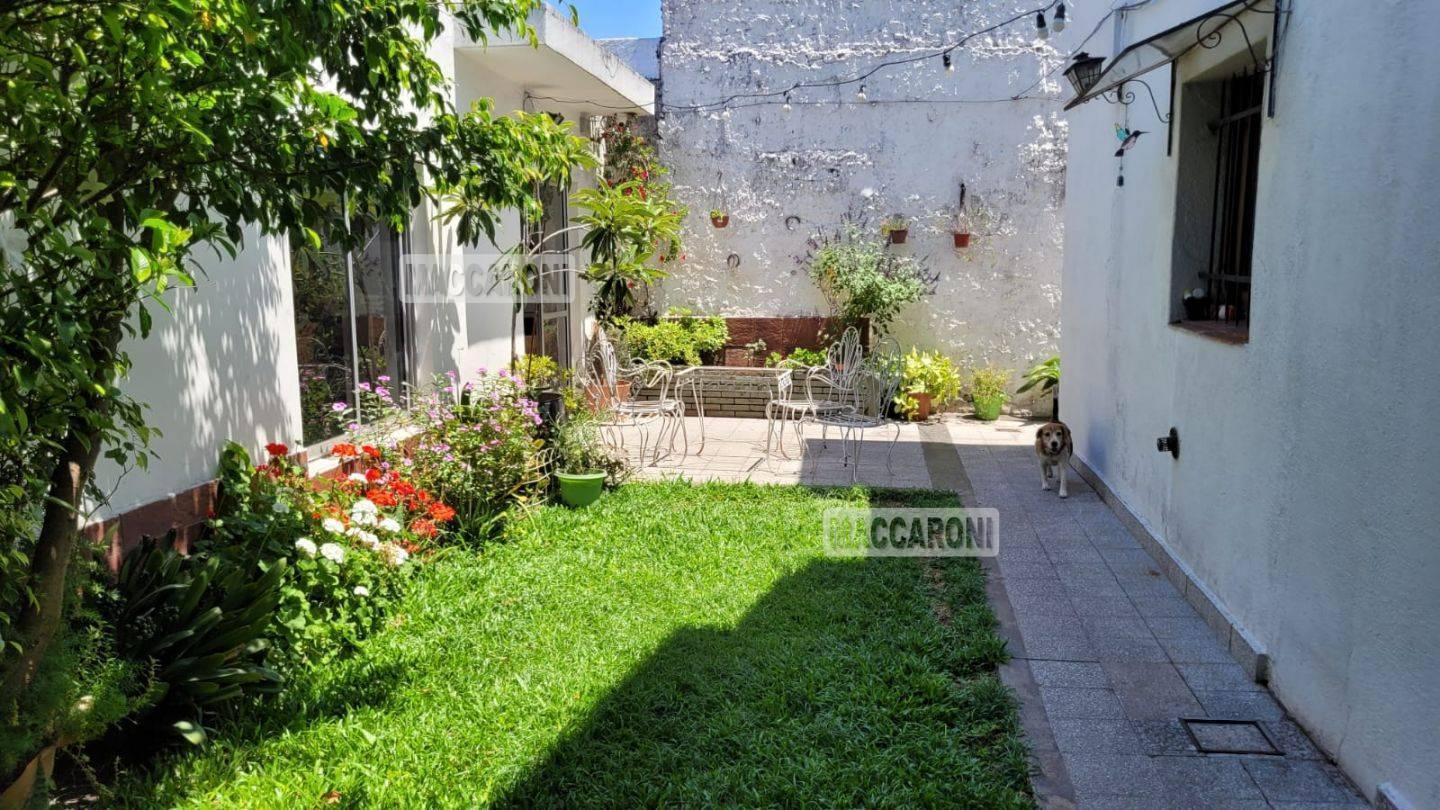Casa 5 ambientes. | ING HUERGO al 1300