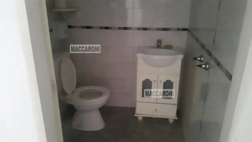 Local . | AV GAONA al 4400 3