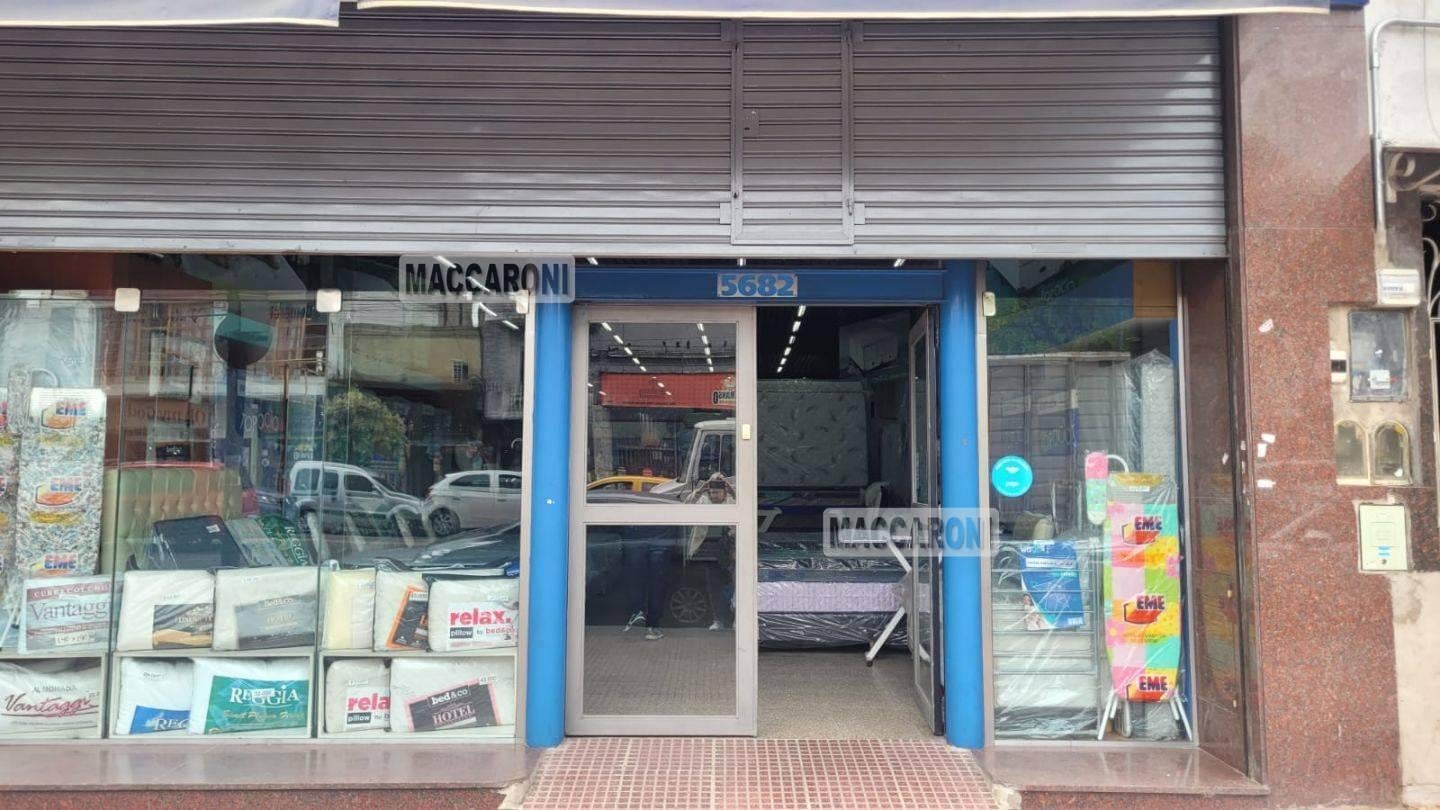 Foto de Excelente local sobre avenida!!!, imagen 4