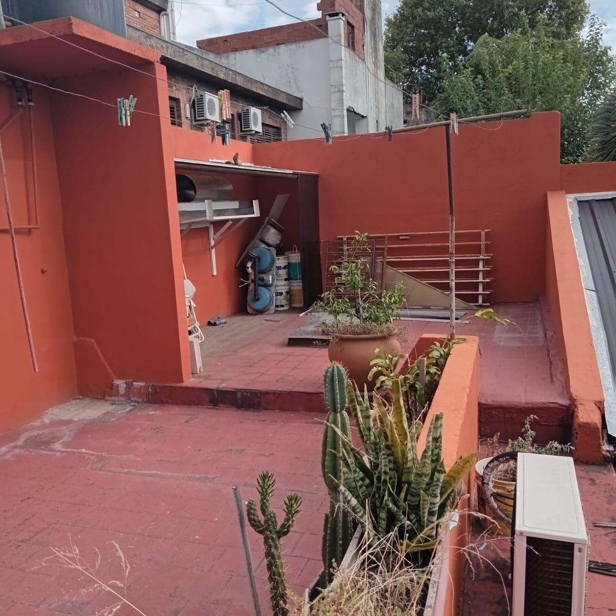 Casa | Cinco Ambientes | Lote Propio | Venta Versalles 4