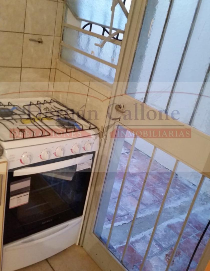 Foto de EXCELENTE DEPARTAMENTO 2 AMBIENTES EN PLANTA BAJA CON PATIO, imagen 2