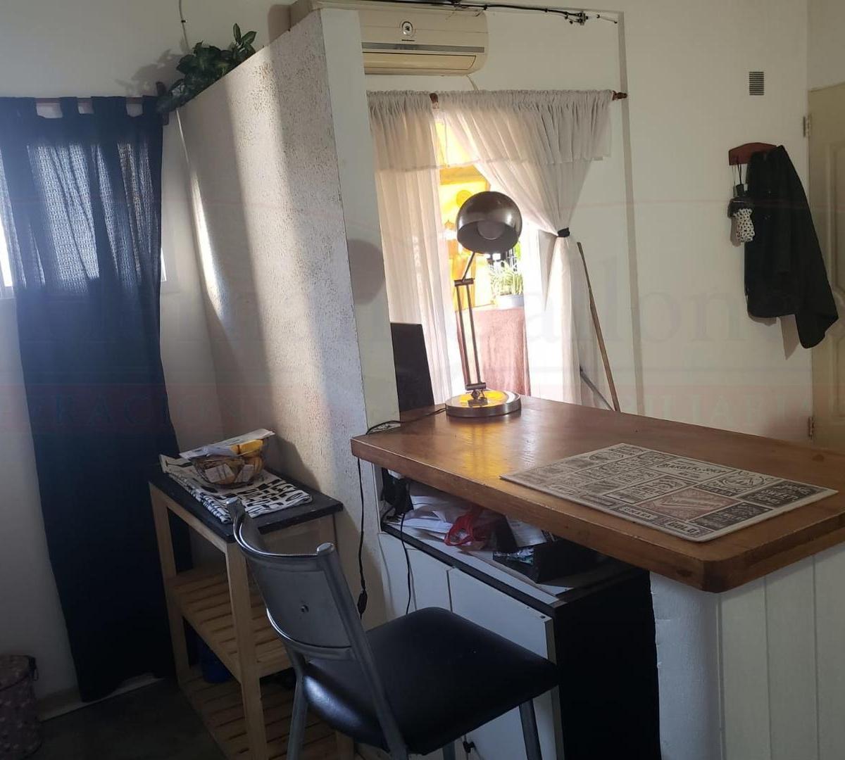 Muy Buen Departamento 2 Ambientes con Balcón Interno 3