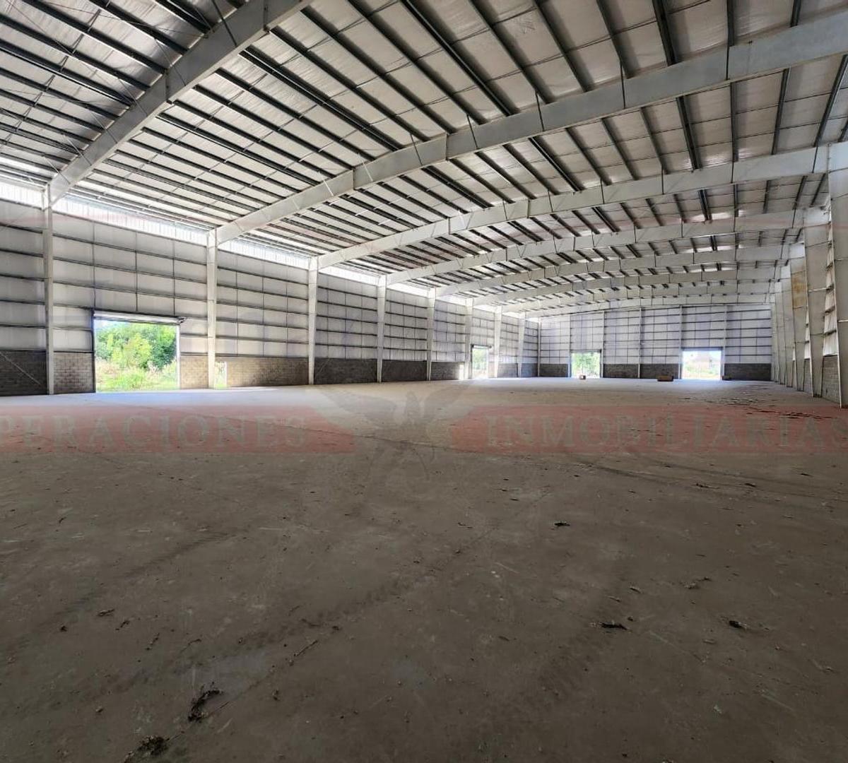 Excelente Nave de 3500 m² en El Parque Industrial de Merlo 2