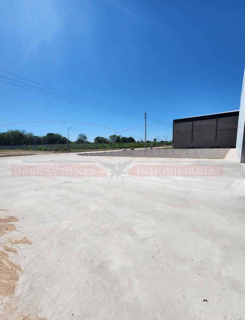 Excelente Nave Industrial en Alquiler en El Pim 2 2