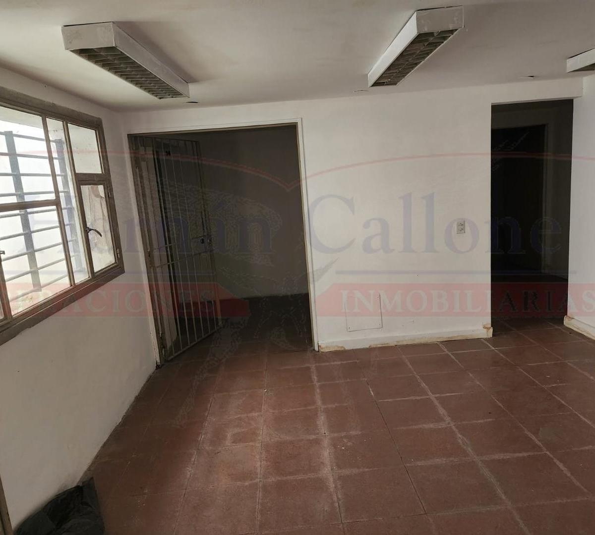 Local de 535 m² Excelente Ubicación en San Nicolás 3