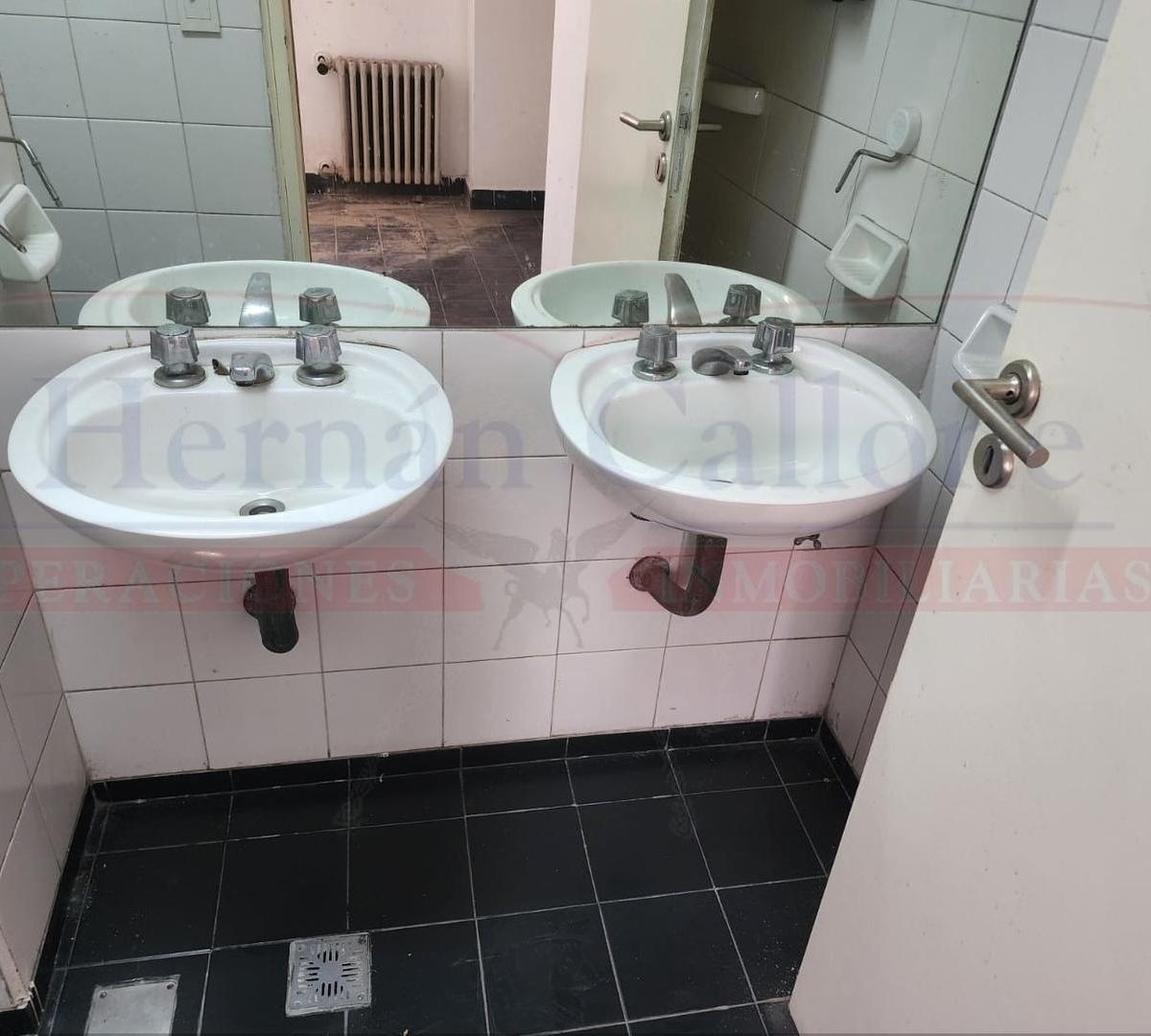 Local de 535 m² Excelente Ubicación en San Nicolás 4