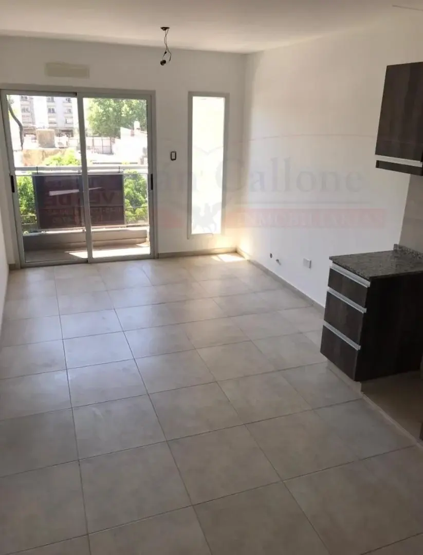 DEPTO 2 AMB. CON BALCÓN Y COCHERA EN MORÓN 4