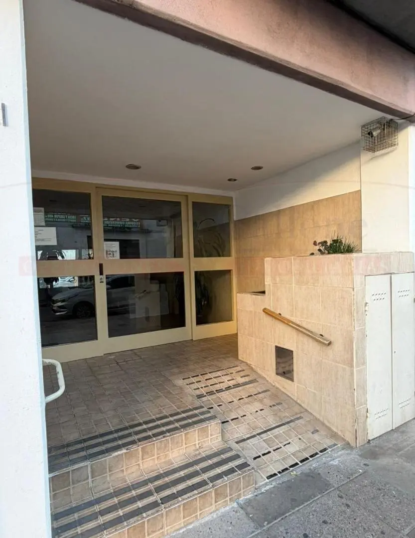 MUY BUEN DEPARTAMENTO 2 AMBIENTES CON BALCÓN EN RAMOS MEJÍA 1