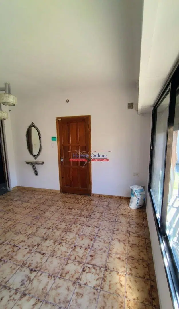 CASA 4 AMBIENTES CON PATIO Y COCHERA 5