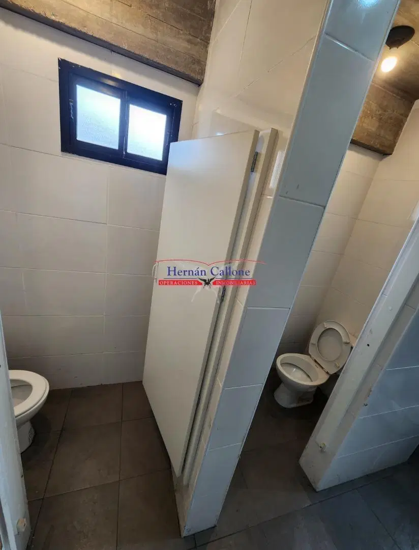 EXCELENTE GALPÓN DE 360 M² EN LA REJA 4