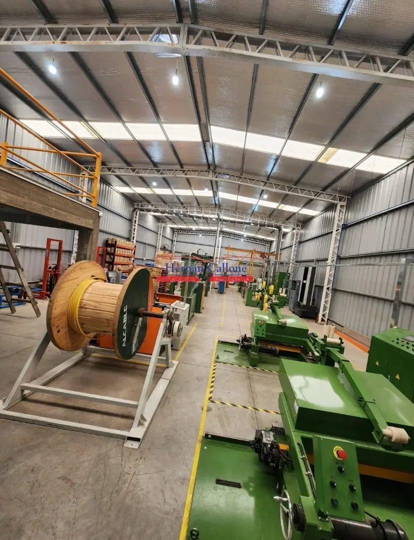 EXCELENTE GALPÓN DE 360 M² EN LA REJA 5