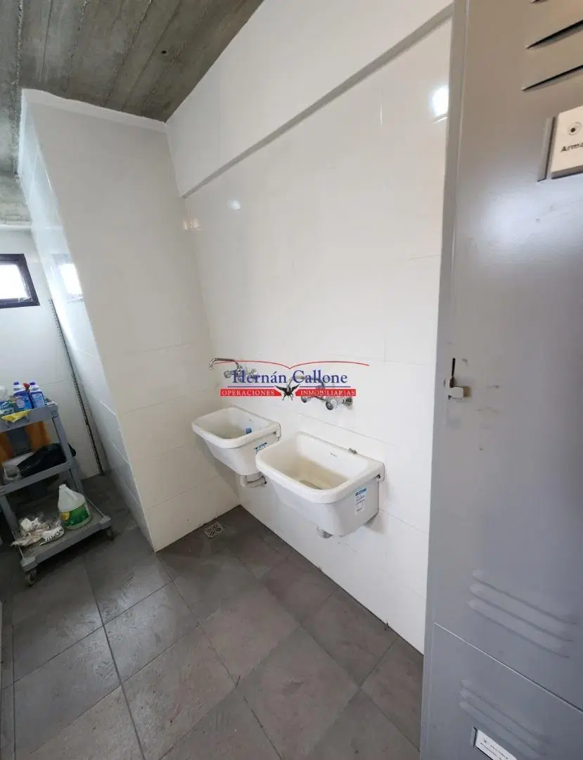 EXCELENTE GALPÓN DE 360 M² EN LA REJA 2