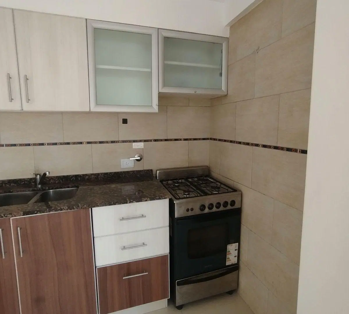 1 AMBIENTE DIVISIBLE EN ALQUILER/ ALMAGRO 4