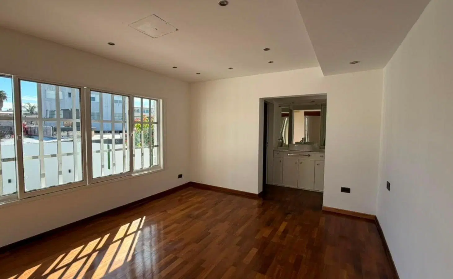 Casa en Venta en Cerro De Las Rosas, Apto Credito!!! 3