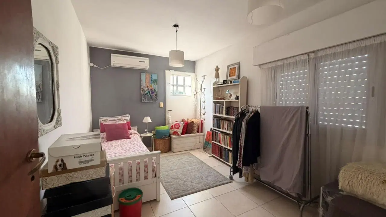 Casa en Marques de Sobremonte | 4 dormitorios | Pileta | Excelente Estado 8