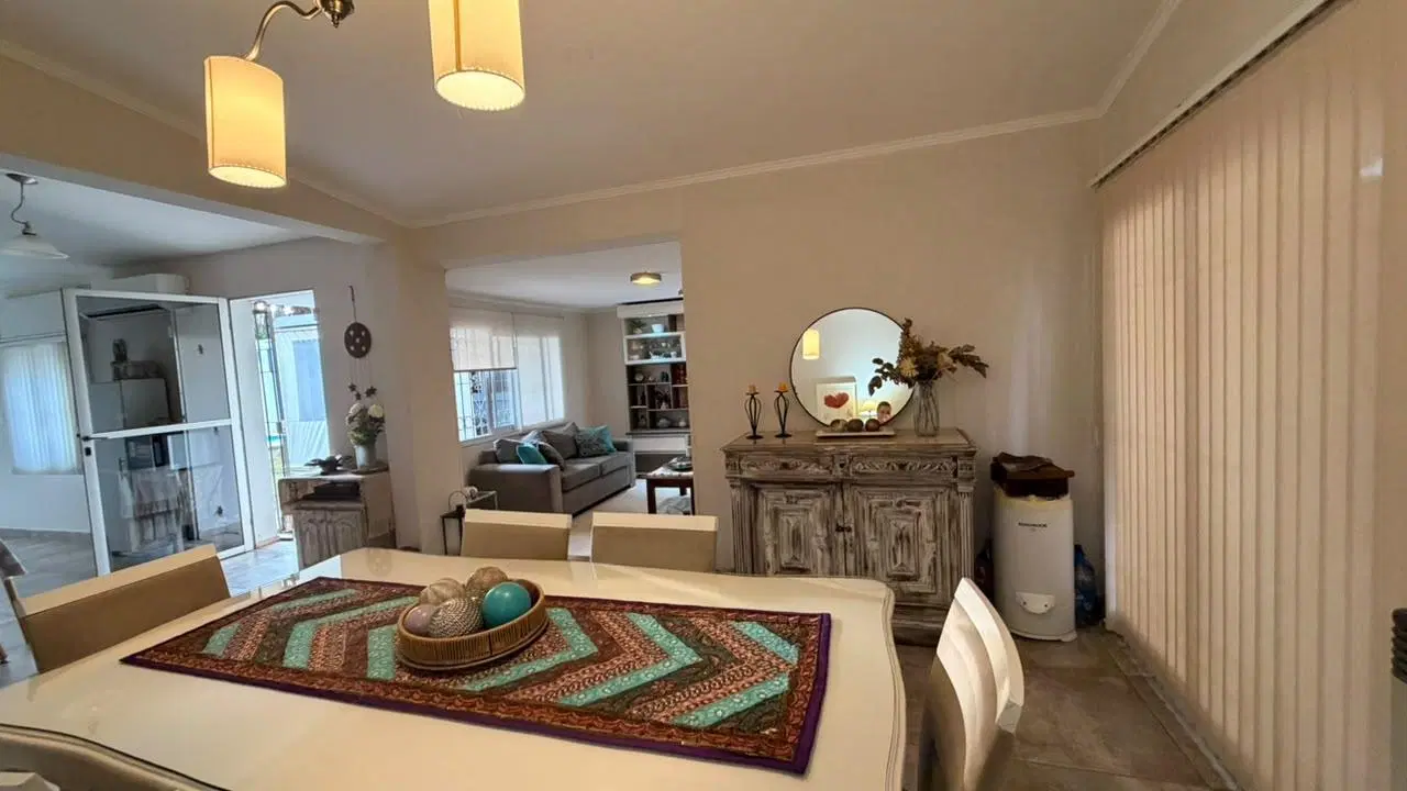 Casa en Marques de Sobremonte | 4 dormitorios | Pileta | Excelente Estado 3