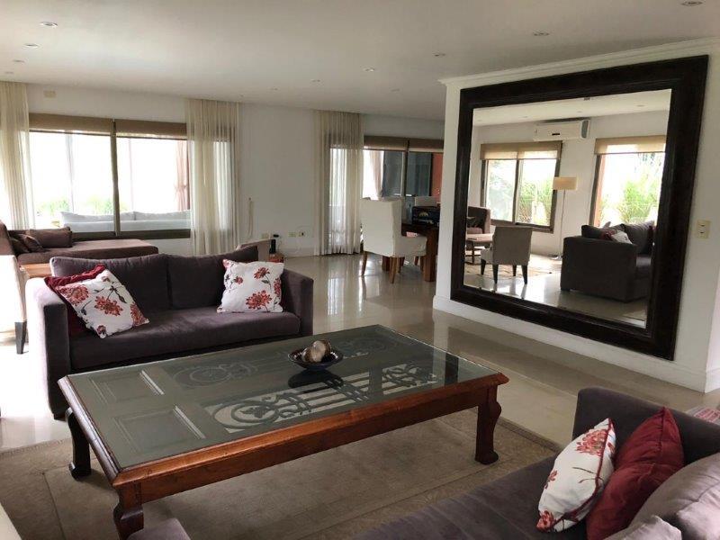 Excelente casa en venta y en alquiler amueblada en el Barrio Las Caletas