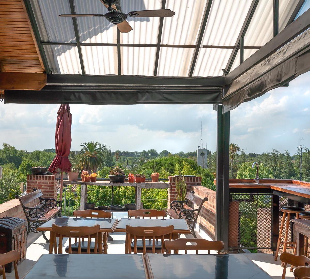 Retasada! Excelente Casa Estilo Finlandes Sobre La Barranca con Estupenda Vista 3