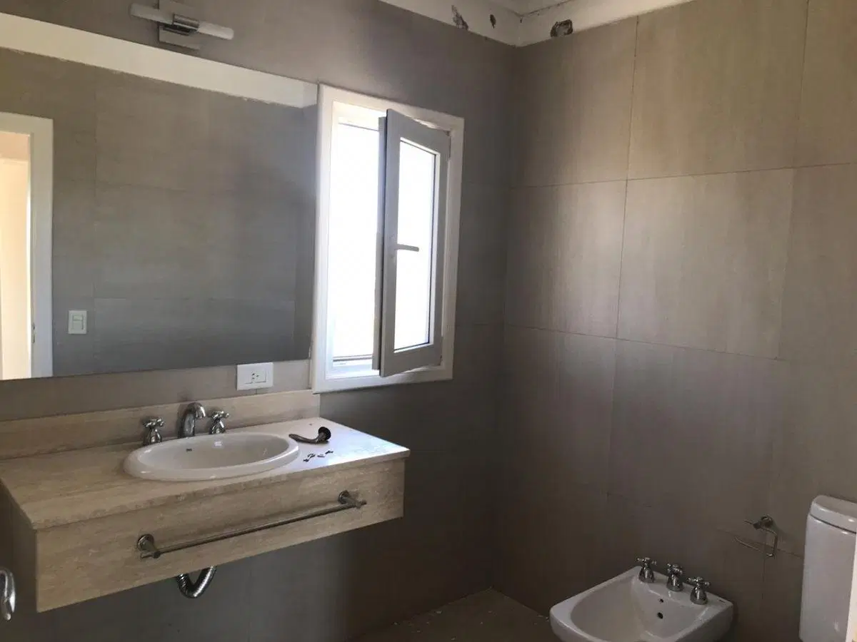 Casa al agua en alquiler en el barrio los Alisos 4