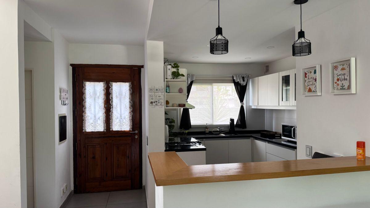 Foto de Casa moderna amueblada en alquiler en Castaños, imagen 1