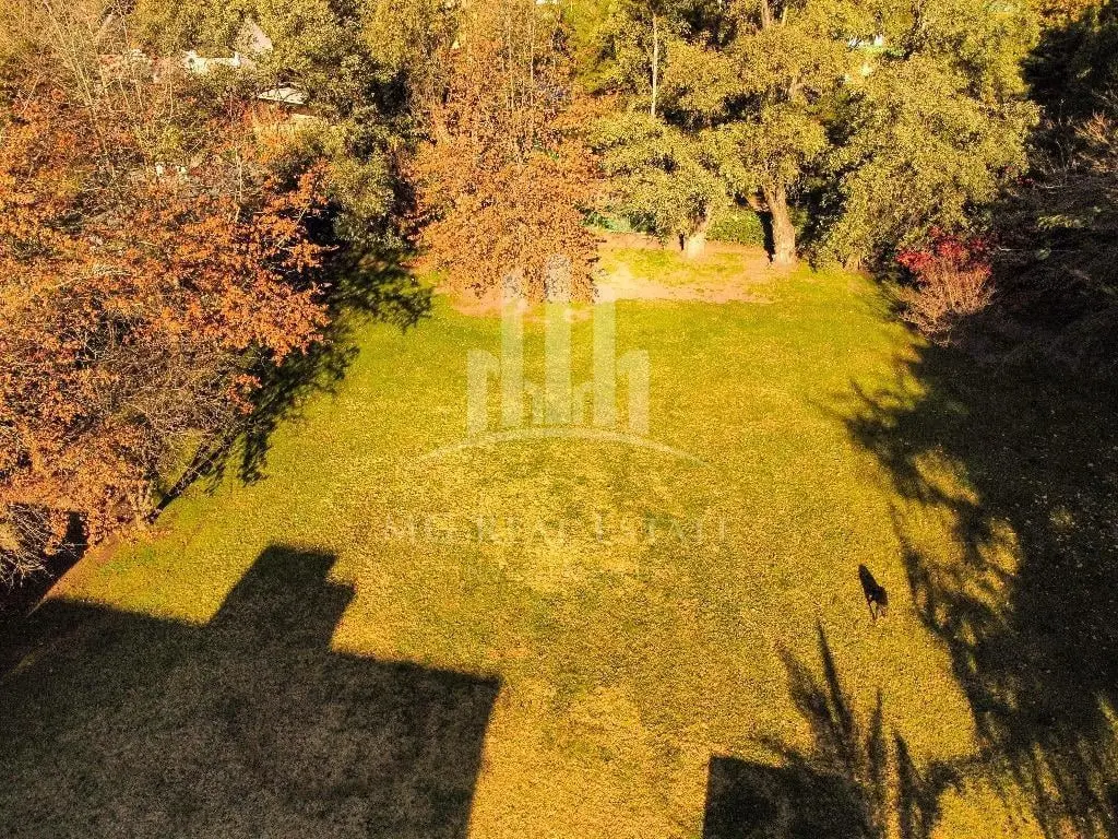 EXCELENTE LOTE DE 1500M2 EN EL BARRIO ROBLES DEL MONARCA 4