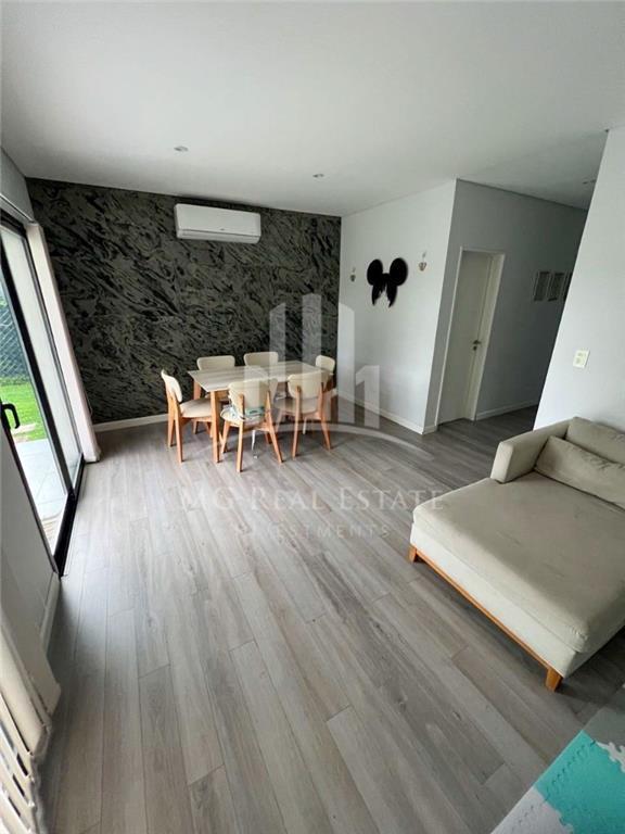 ## IMPECABLE DÚPLEX EN VENTA DE 5 AMBIENTES EN EL BARRIO CERRADO EL ALJIBE