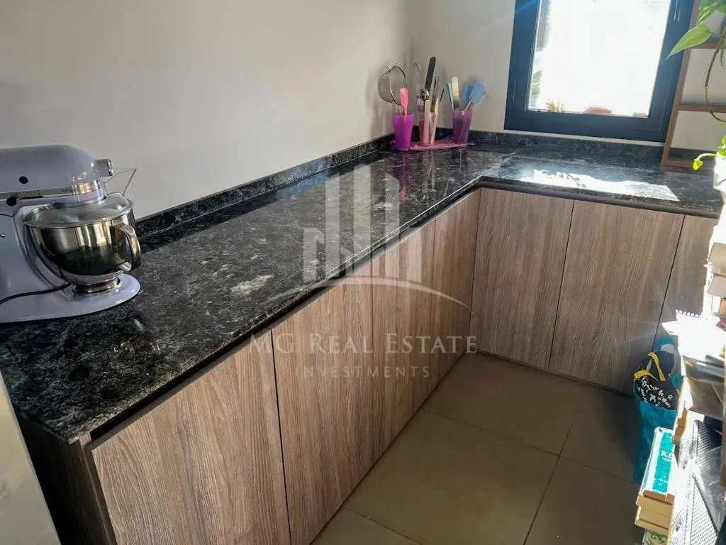 ## IMPECABLE DÚPLEX EN VENTA DE 5 AMBIENTES EN EL BARRIO CERRADO EL ALJIBE 2