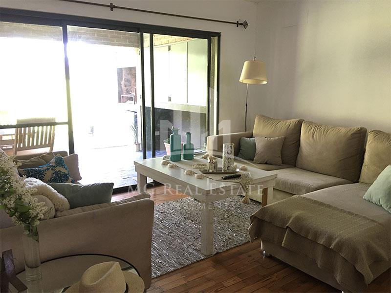 MUY BUEN DEPARTAMENTO DE 2 AMBIENTES CON JARDÍN EN CONDOMINIO APART'S DEL PINAZO