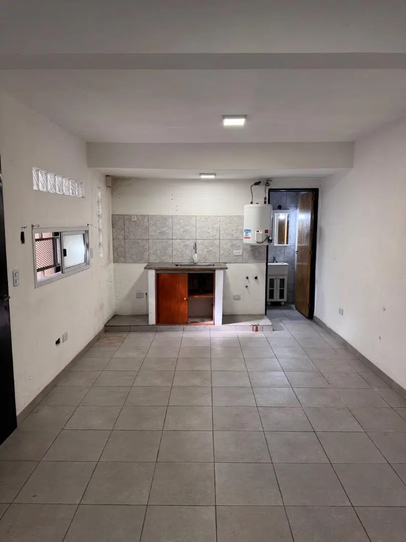 Depto Monoambiente con Patio chico a Estrenar x Escalera 4