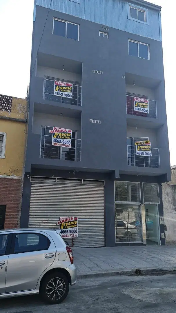 Depto Monoambiente con Patio chico a Estrenar x Escalera 3